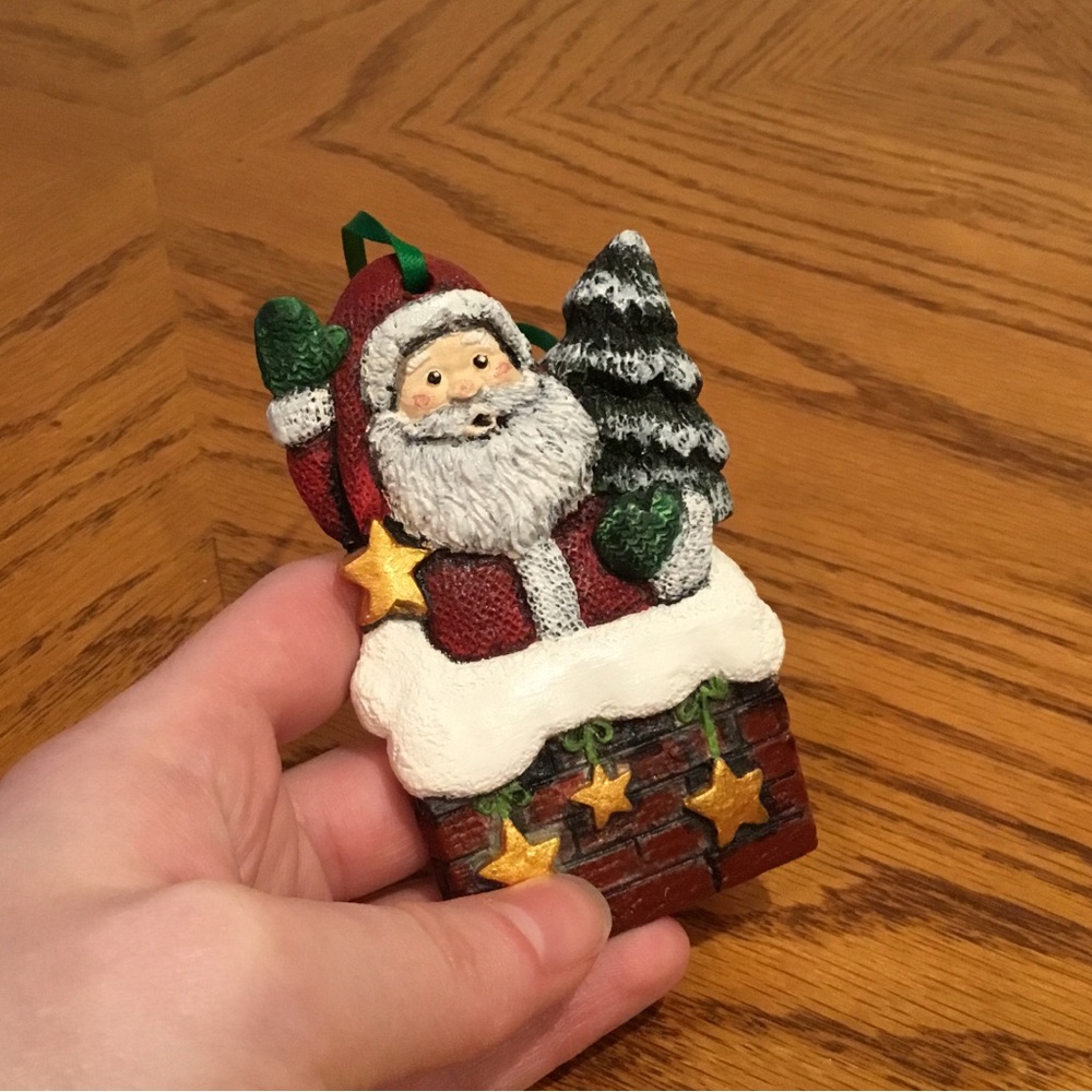 Santa Claus Hand Painted Ornament - Picture 4 of 8